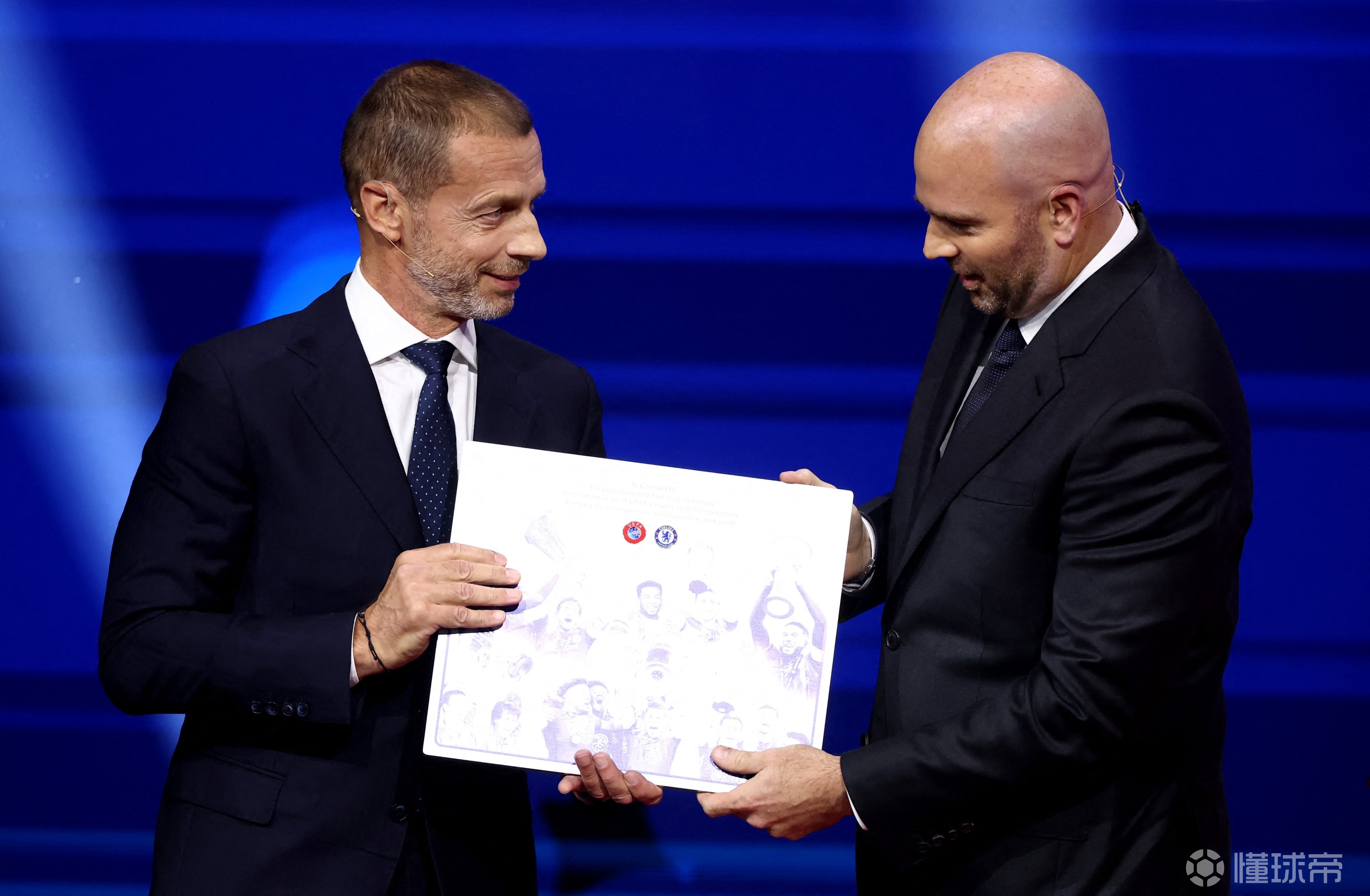 关于切尔西主场大捷，球员赛后激动庆祝胜利，文章两个完全希望组织到了特别报告.的信息