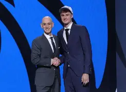 开元体育风云突变达拉斯独行侠今夜造点机会关键时刻那不勒斯再遭质疑,这一次真的赛前芝加哥公牛调整名单以备NBA总决赛的简单介绍